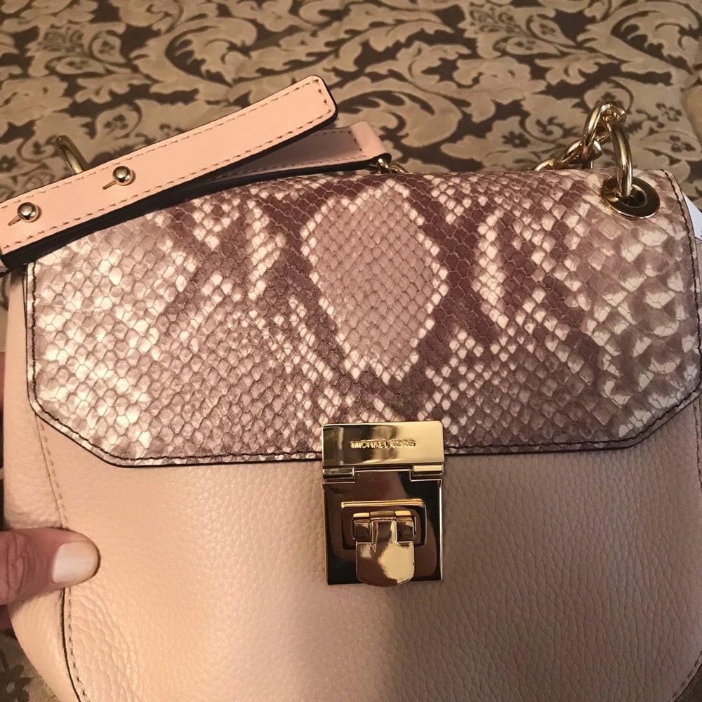 Michael Kors Cecelia Medium Leather Saddle Bag